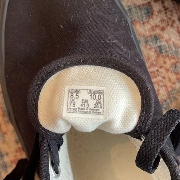 Vans Authentic All Black Skate shoes women’s size 10 - Picture 8 of 8